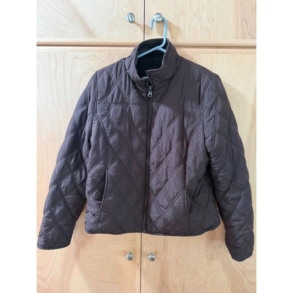 Weatherproof reversible quilted and plush jacket size large